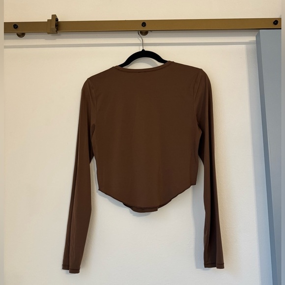 Aritzia Wilfred Chocolate Long Sleeve Crop Top - Picture 5 of 7